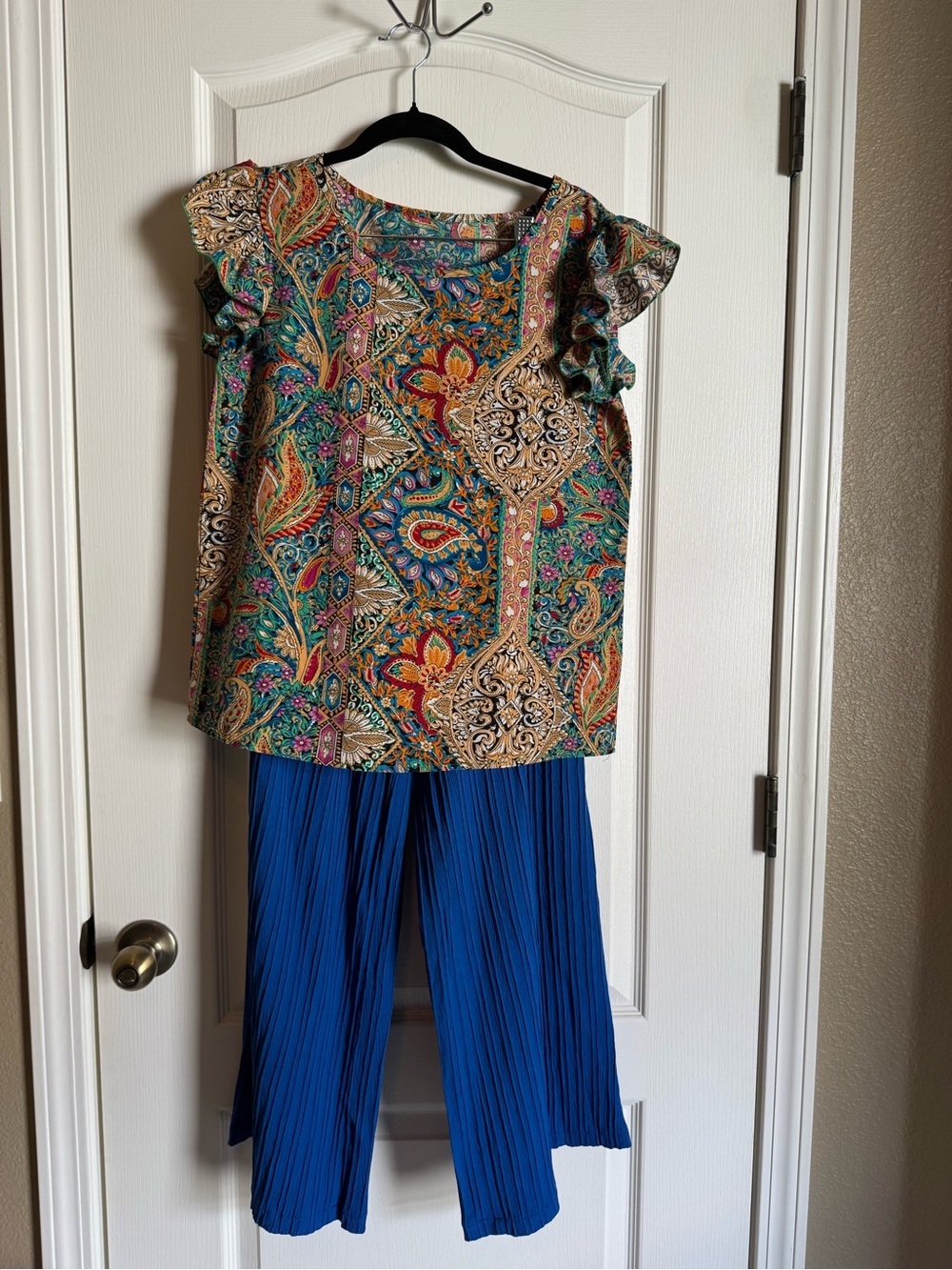 Laundry By Shelli Segal Multicolor Paisley Blouse with Blue Pants